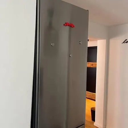 アパート Wunderschone Altbau Mit Dachterrasse シュヴェービッシュ・ハル